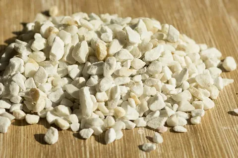 تصویر 3 از زئولیت کشاورزی جاذب رطوبت + کیفیت بهتر خاک